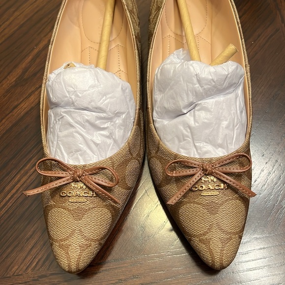 Coach shoes , with box and original tags ect… worn only a couple times - Picture 3 of 10